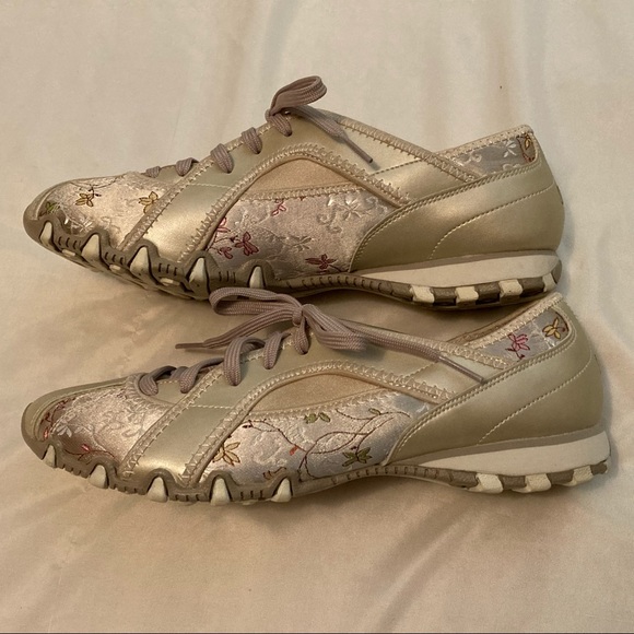New Floral SKECHERS Metallic Waterlily Lace Ups - Picture 2 of 14
